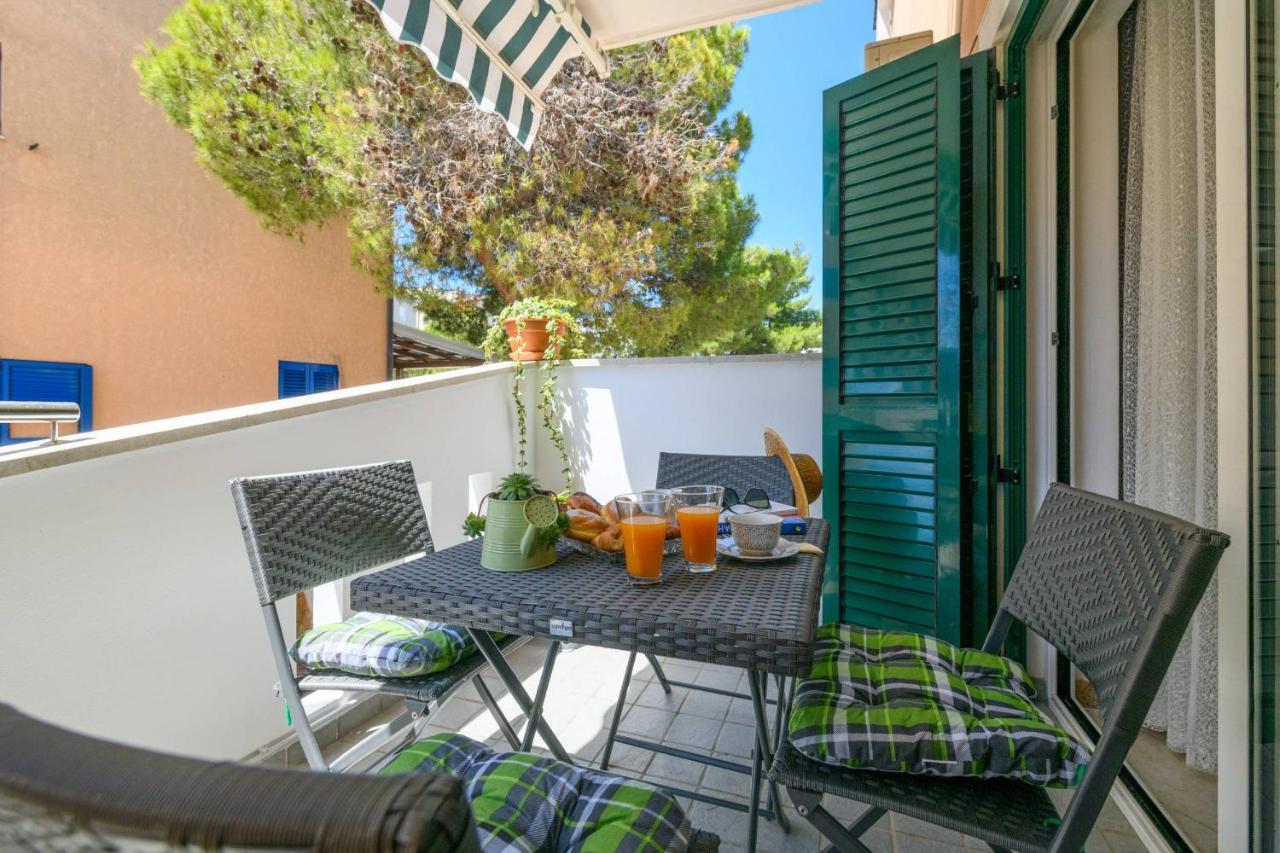 Apartment Sea Premantura Bagian luar foto