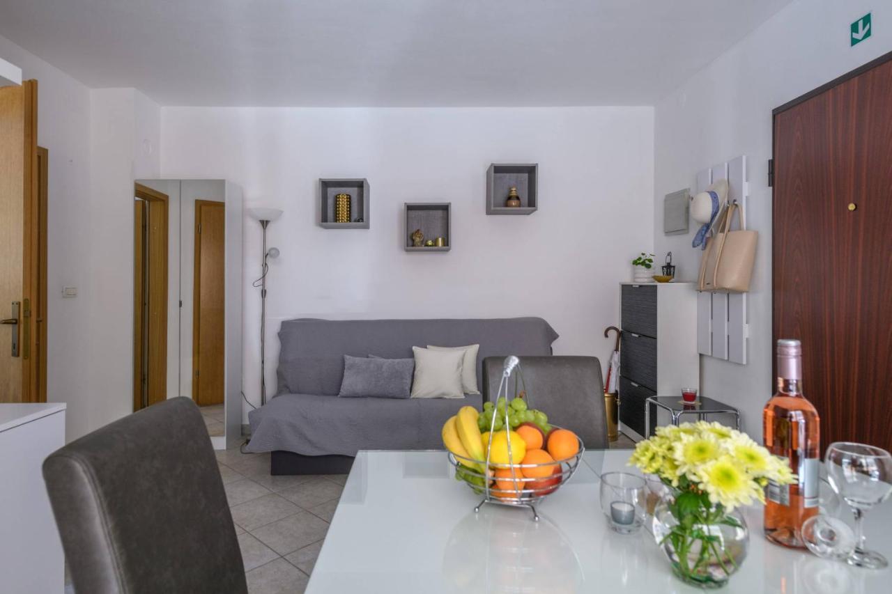Apartment Sea Premantura Bagian luar foto