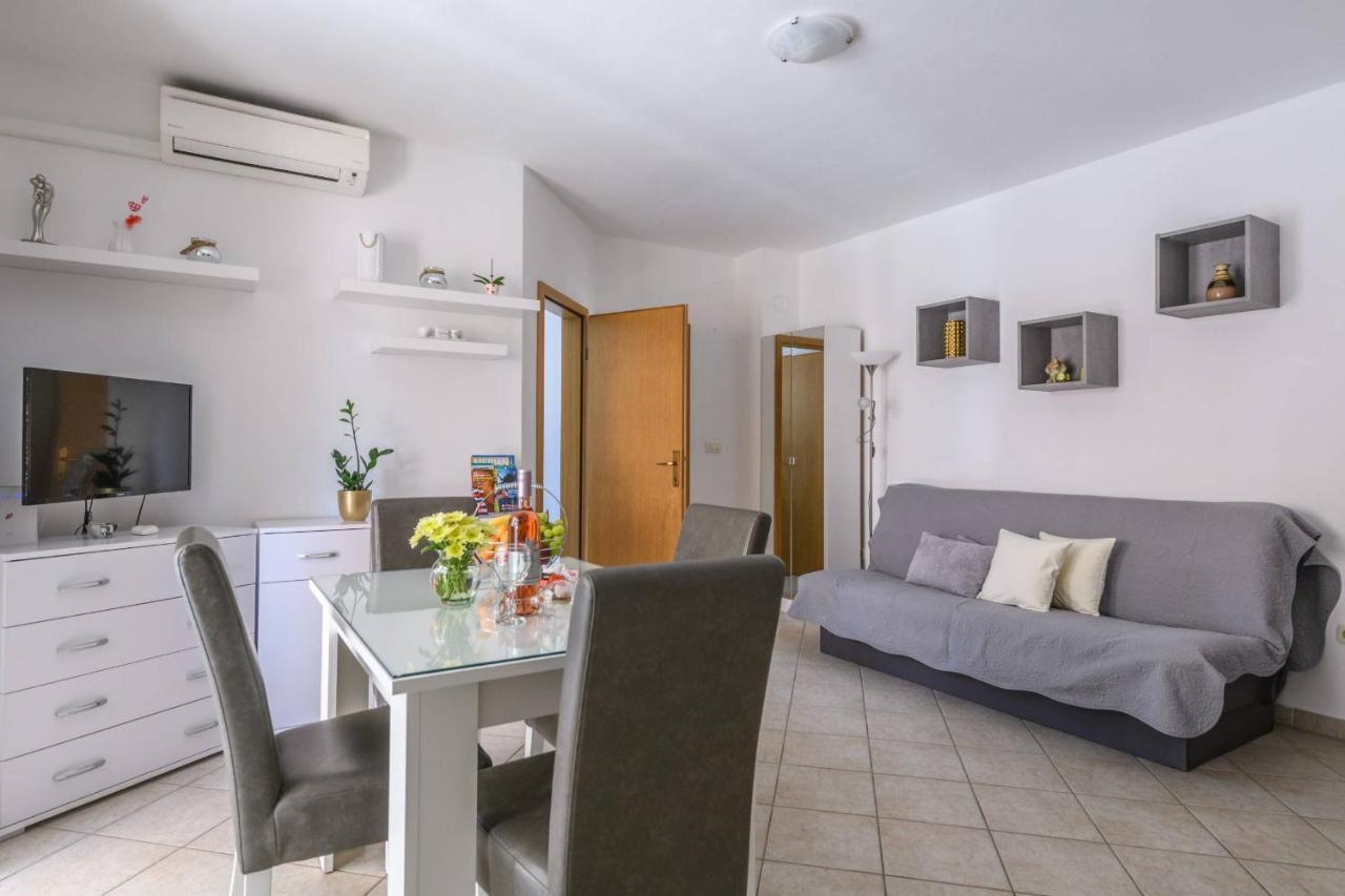 Apartment Sea Premantura Bagian luar foto