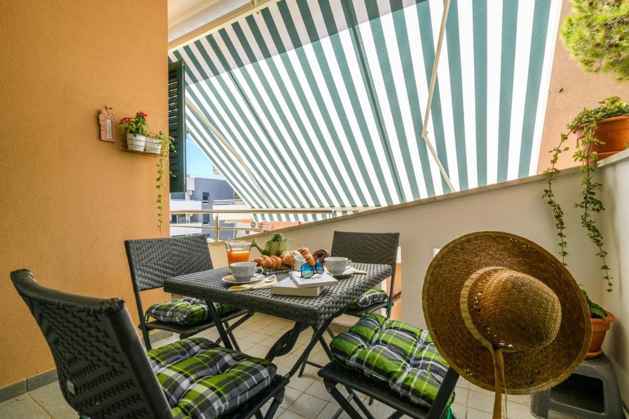 Apartment Sea Premantura Bagian luar foto