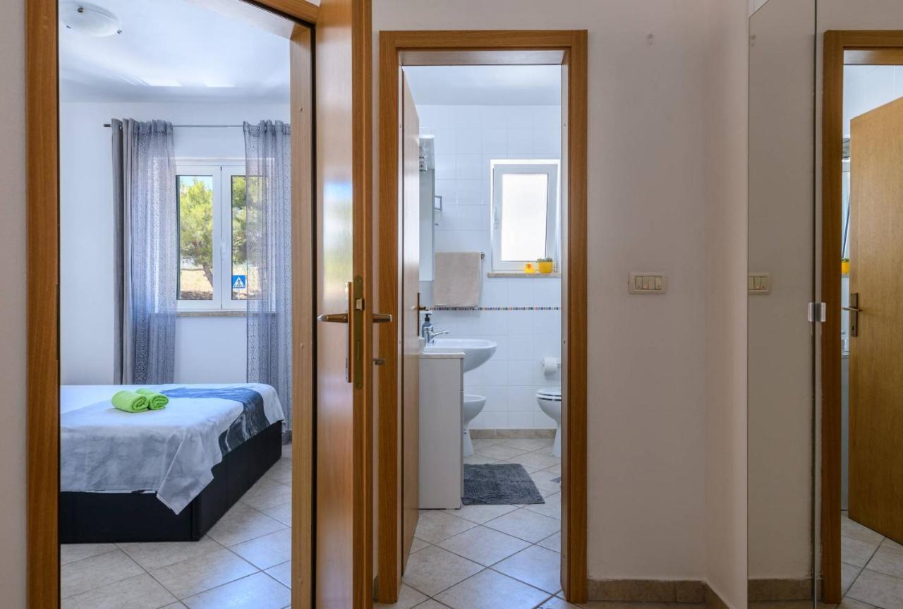 Apartment Sea Premantura Bagian luar foto