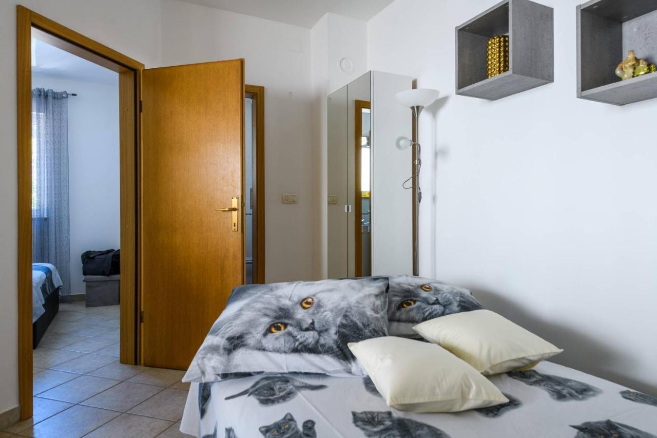 Apartment Sea Premantura Bagian luar foto